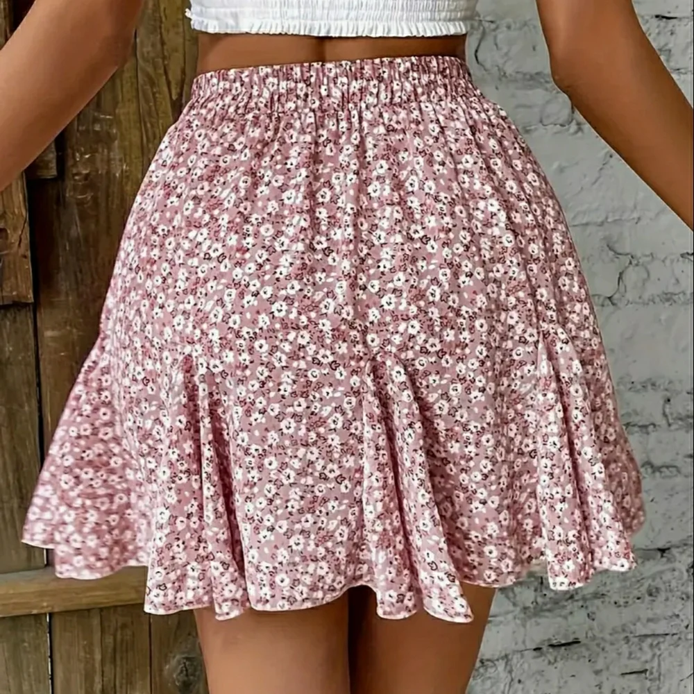 NEW! Flirty Floral Pink & White Skirt - Picture 3 of 4